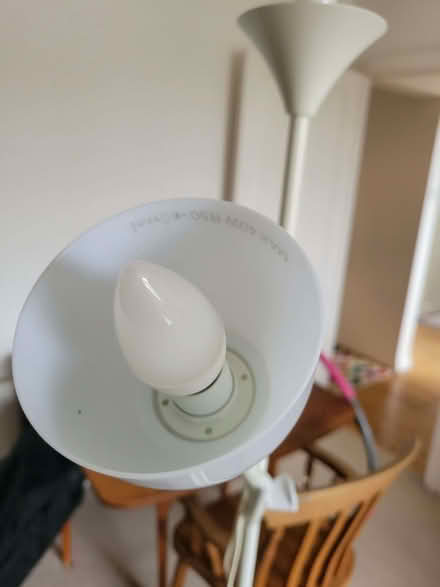 Photo of free White floor lamp (Kew TW9) #4