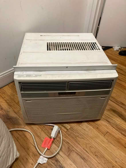 Photo of free Frigidaire A/C (Willi) #3