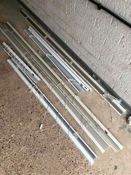 Photo of free Venetian blinds x 6 (Heage DE56) #3