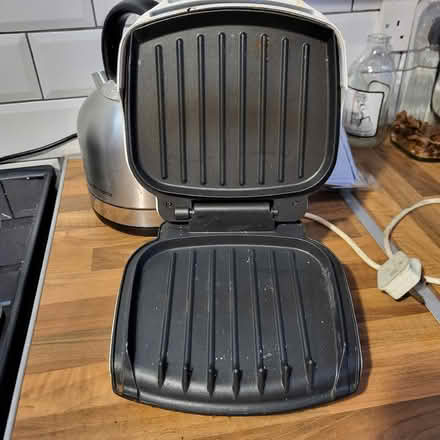 Photo of free Small George Forman Grilling Machine (Oaklands nr Welwyn AL6) #2