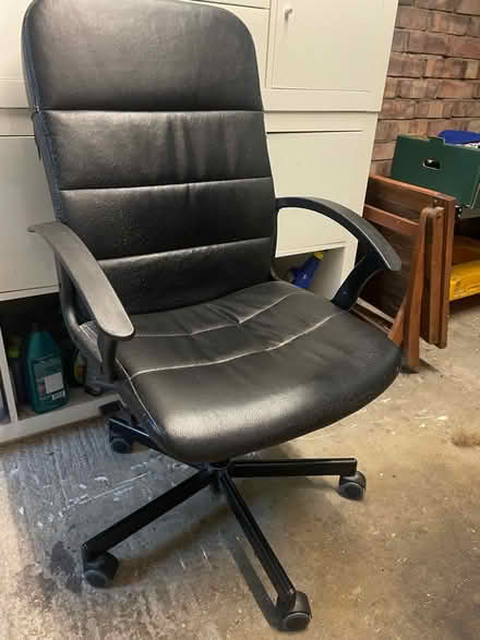 Photo of free Black office chair. (Orpington BR5) #2