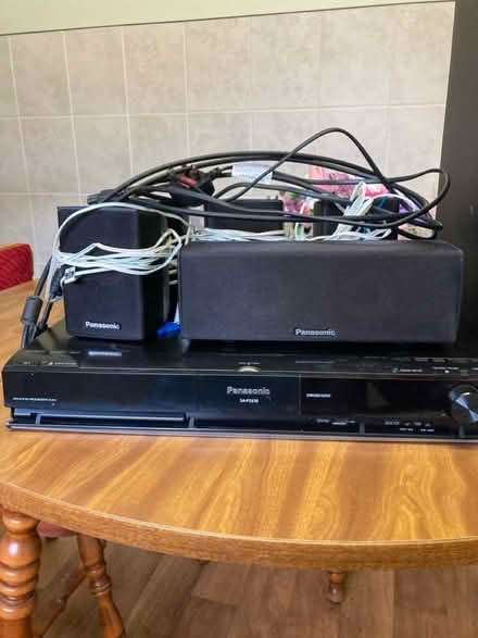 Photo of free Panasonic Surround Sound Dvd Player (ST6 Smallthorne) #4