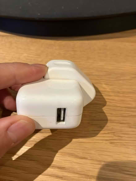 Photo of free USB to mains charger (E32ut) #1
