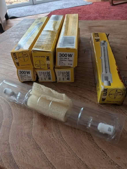 Photo of free 2 halogen lights & bulbs (Woodley RG5) #3