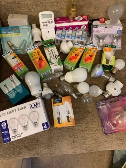 Photo of free Carrier bag full of assorted light bulbs. (Sidcup DA14) #1