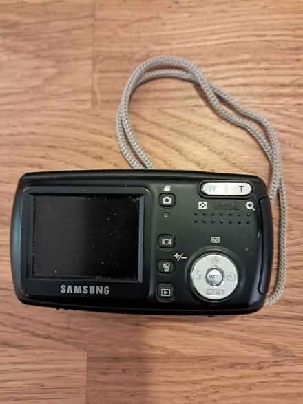 Photo of free Retro Samsung digital camera (Kennington OX1) #2