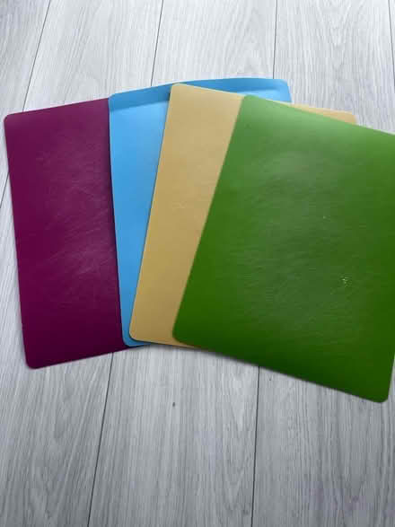 Photo of free 4 x plastic chopping boards (Leatherhead KT22) #1