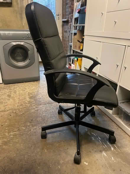 Photo of free Black office chair. (Orpington BR5) #1