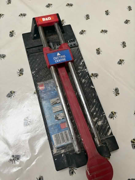 Photo of free Tile cutter (AL3 St Albans) #1