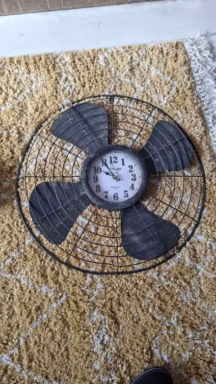 Photo of free 2 Non working vintage retro style clocks (Broomridge FK7) #3