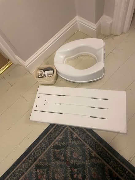 Photo of free Elderly bath aids - like new (St. John's Wood NW8) #1