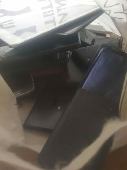 Photo of free Old phones, kindle, about 30 (Appleby-in-Westmorland CA16) #1