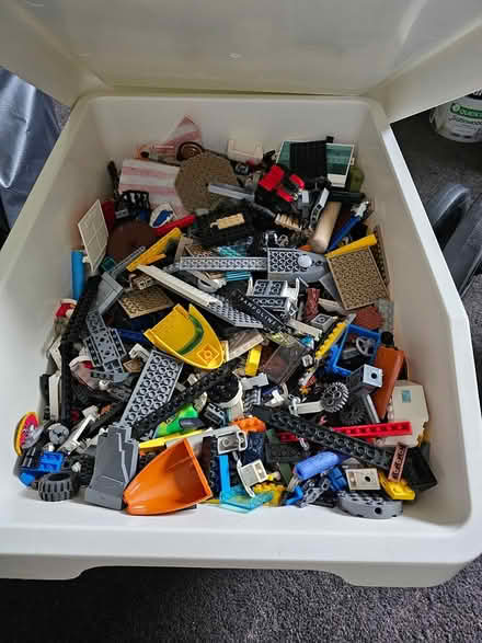 Photo of free 4 boxes full of lego (East Kilbride G74) #2
