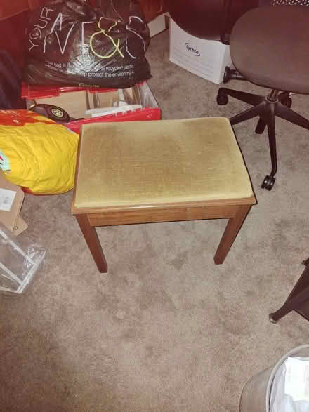 Photo of free Piano stool (South Green CM11) #1