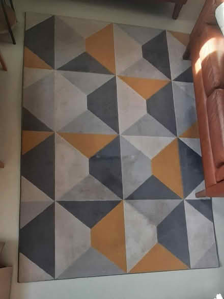 Photo of free Geometric pattern Rug (Loanhead EH20) #1