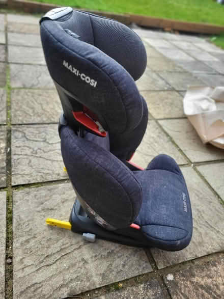 Photo of free Maxi cosi Isofix car seat (Long Ditton KT6) #2