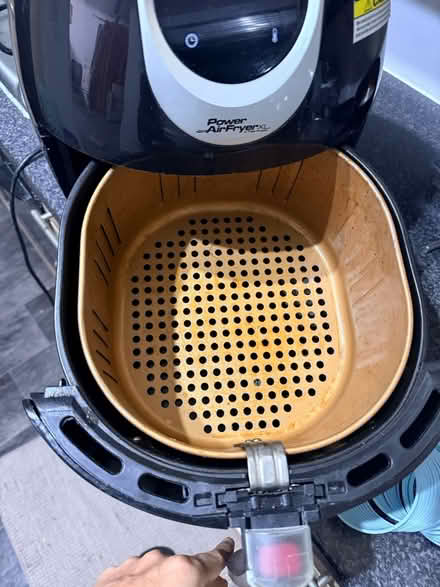Photo of free Air fryer (Southsea PO51AF) #3