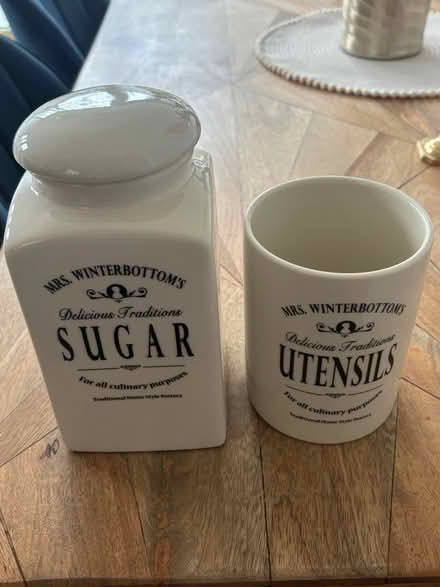Photo of free Sugar and utensil jars (N16 Nr Stoke Newington Common) #1