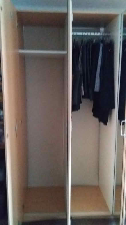 Photo of free Wardrobe with mirrors (TW9) #3