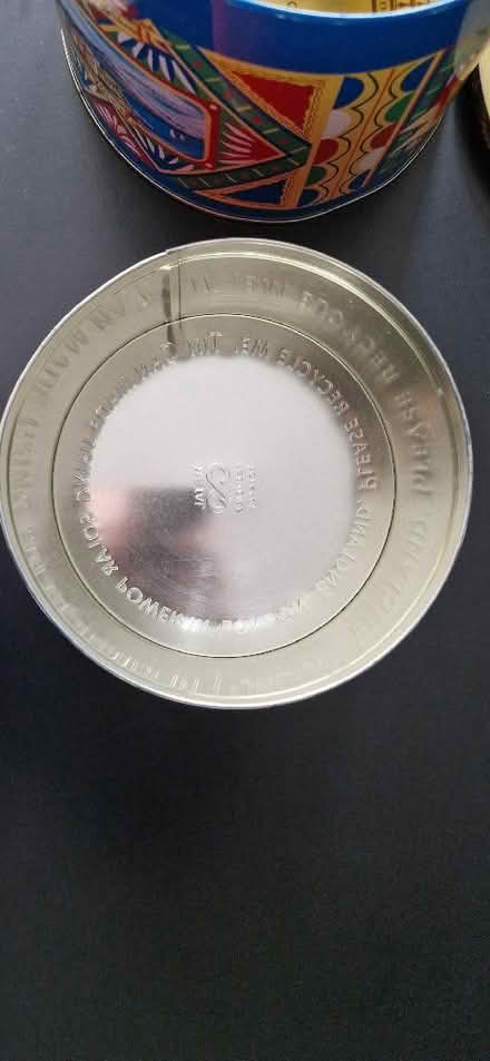 Photo of free 2 metal tins (Wandsworth Common SW12) #3