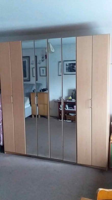 Photo of free Wardrobe with mirrors (TW9) #1