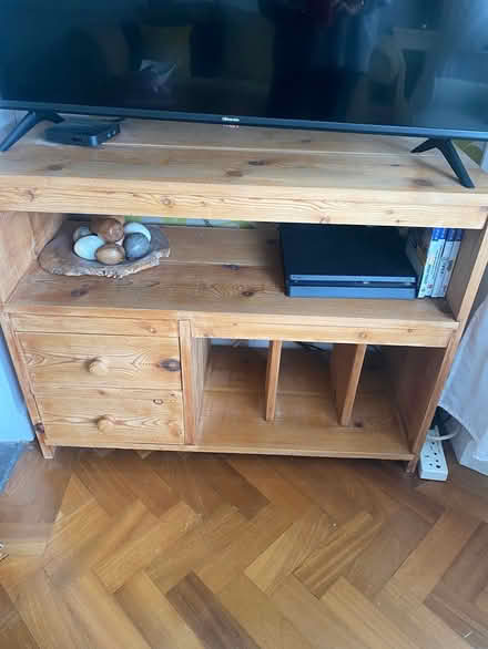 Photo of free Coffee table, tv unit & lamp (PO19) #3