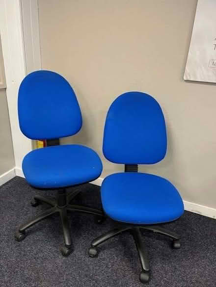 Photo of free 5 blue office chairs (Hunderton HR2) #1