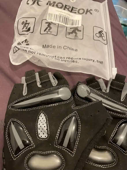 Photo of free Fingerless sport gloves (Wandsworth SW18) #1