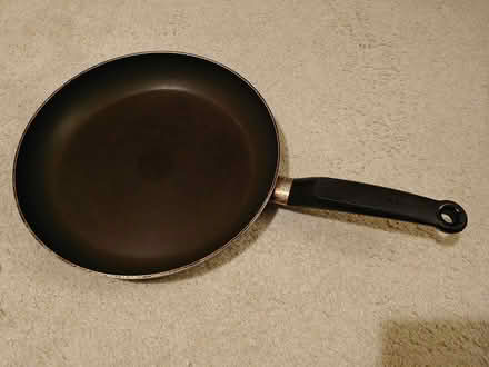 Photo of free 3 very-used "non-stick" frying pans (Manor Farm BS10) #1