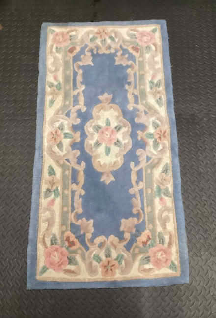 Photo of free Woollen rug (Hoddesdon EN11) #1