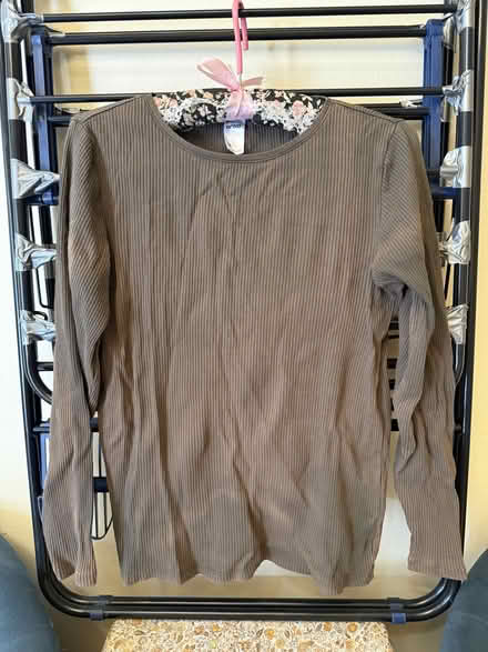 Photo of free Autumn Weight top (Canterbury) #3