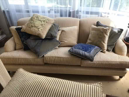 Photo of free Sofa 2 and 3 seats (Northwood) #4