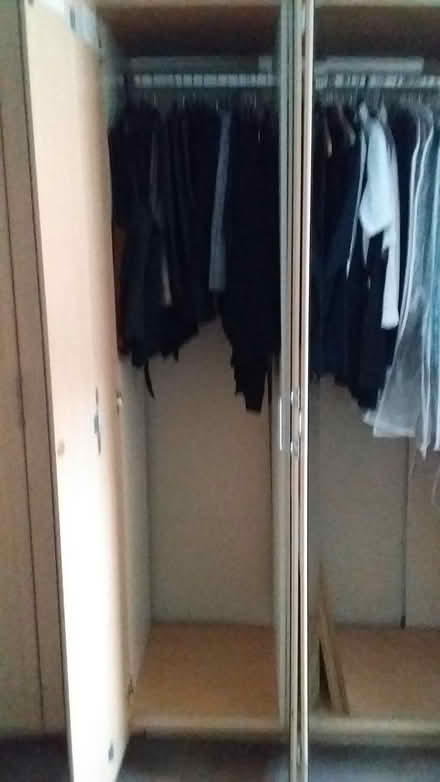 Photo of free Wardrobe with mirrors (TW9) #2