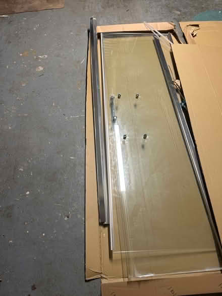 Photo of free shower screen and door (Greenhill S8) #1