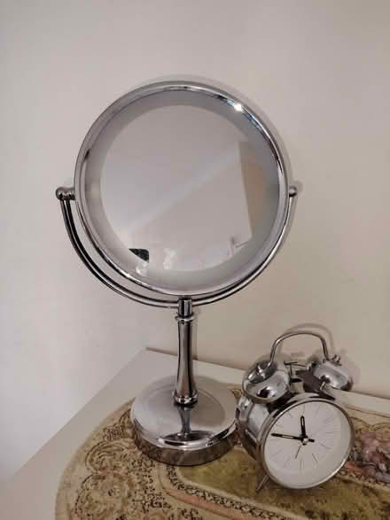 Photo of free Mirror and alarm clock (SE19) #1