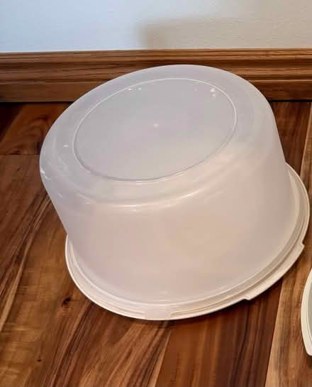 Photo of free Tupperware cake container (8 Mile & Meadowbrook) #1