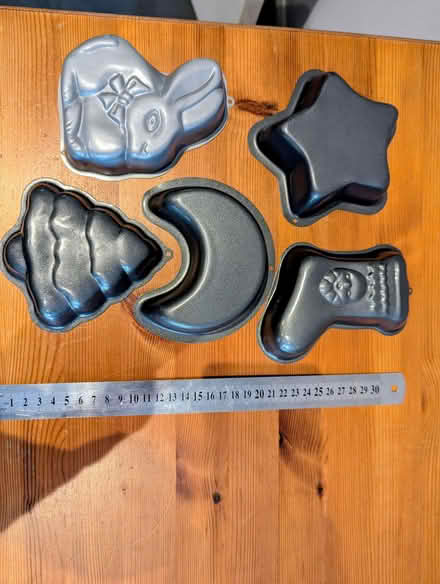 Photo of free Various baking moulds and cutters (Berkhamsted HP4) #1