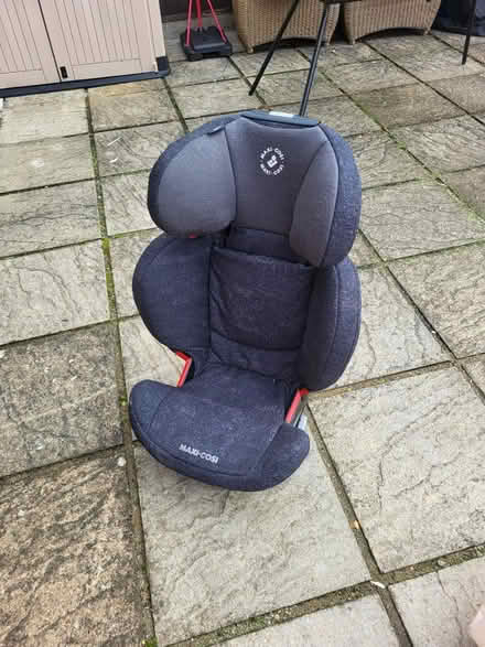Photo of free Maxi cosi Isofix car seat (Long Ditton KT6) #1