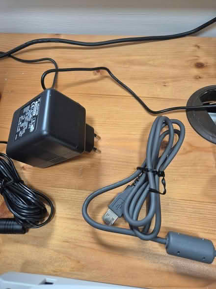 Photo of free Fujitsu Mustek flatbed scanner (Sawbridgeworth CM21) #3