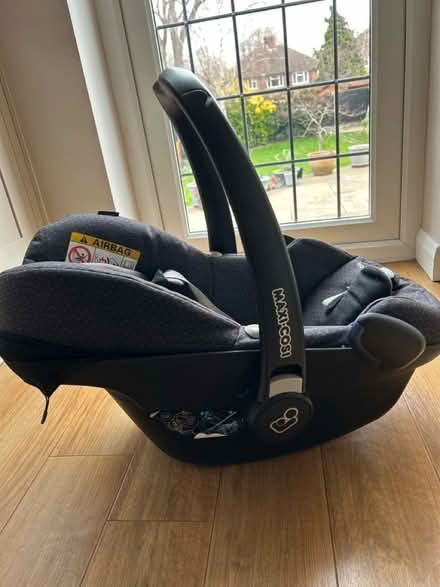 Photo of free Isofix and baby seat (Mottingham SE9) #1