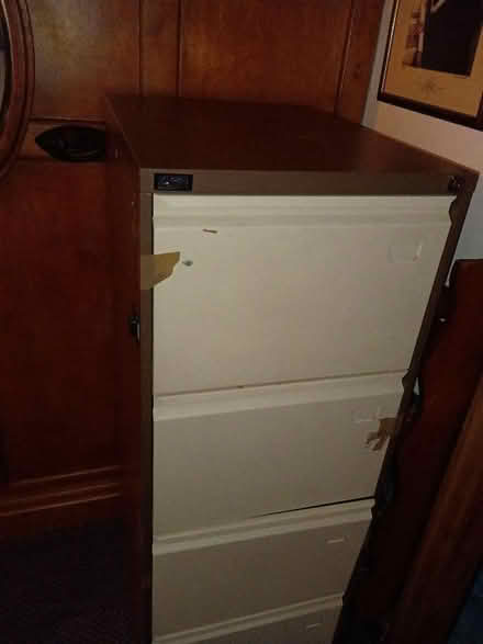 Photo of free 4 drawer filing cabinet (Headingley LS6) #1