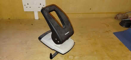 Photo of free Large handle hole punch (BR8) #2