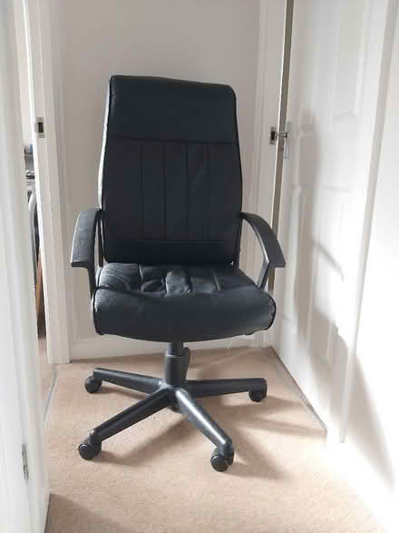Photo of free Black office chair (Faringdon SN7) #1