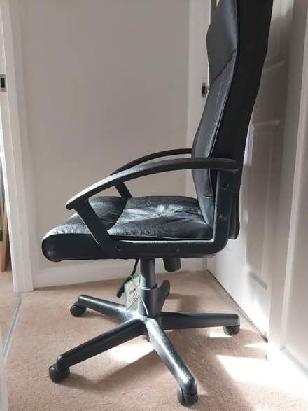 Photo of free Black office chair (Faringdon SN7) #4