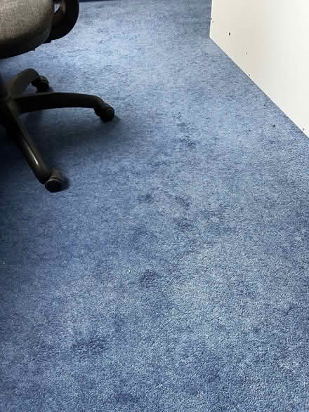 Photo of free Blue large rug (Walton Manor OX2) #2