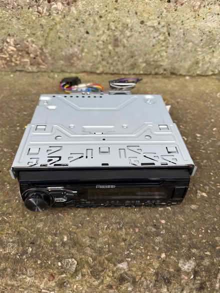 Photo of free Car CD Player/Radio with USB Input (Wincobank S9) #4