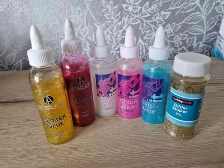Photo of free glitter glue and glitter (Longley S5) #1