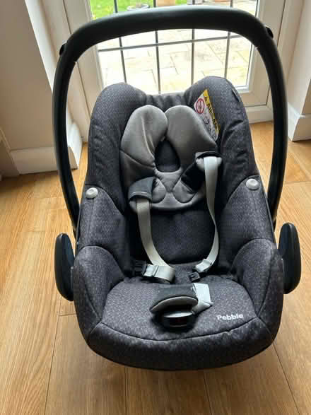Photo of free Isofix and baby seat (Mottingham SE9) #2