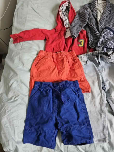 Photo of free kids clothes bundle 9-12. 12-18 m (EC1R) #1