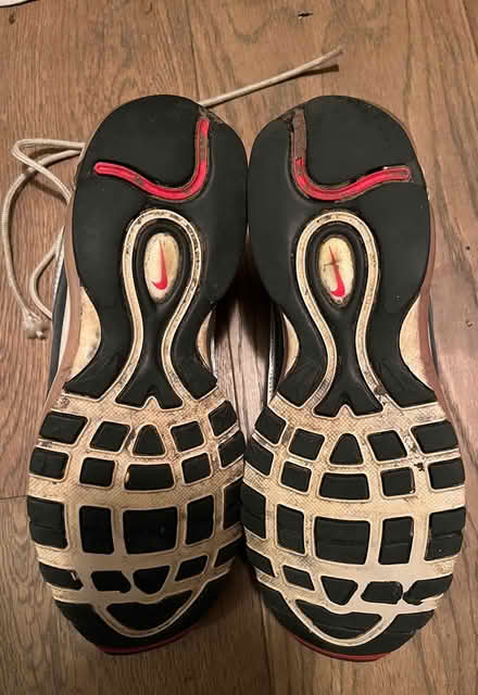 Photo of free Nike airmax trainers size 6 (Clapham SW4) #2